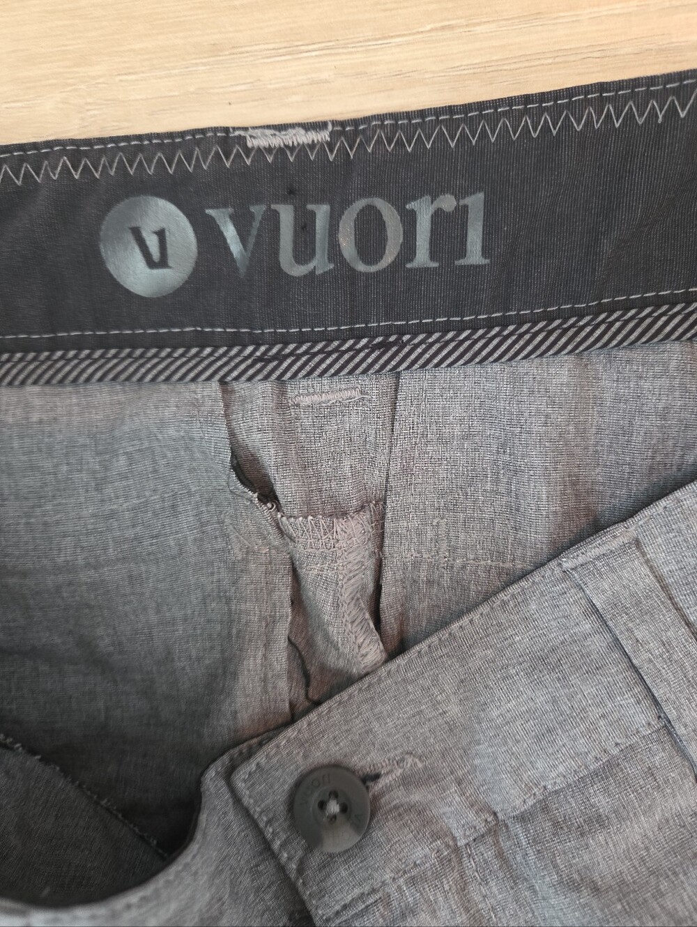 Vuori Aim Pant Stretch Chino Pants Mens Size 30 X 34 Gray Golf - Picture 3 of 5